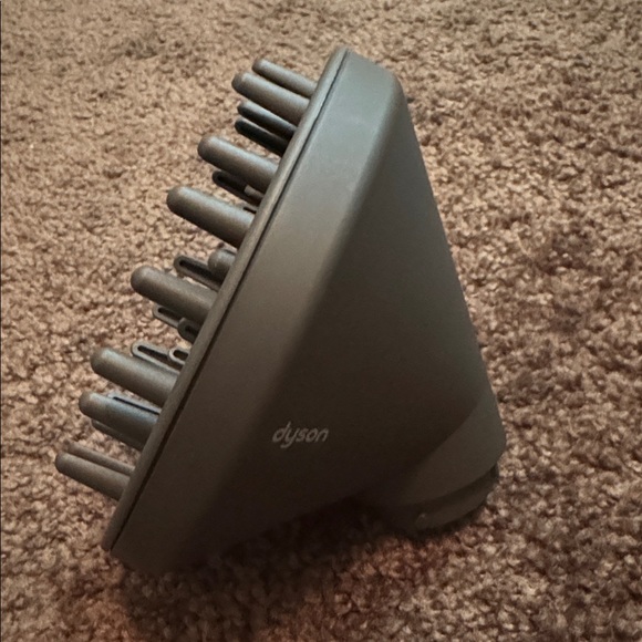 Dyson Diffuser attachment - Picture 3 of 6